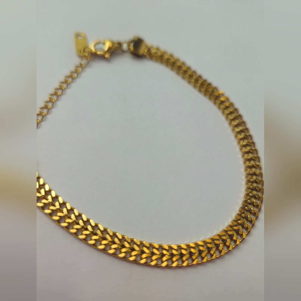Lustrous Gold Plated Chain Bracelet